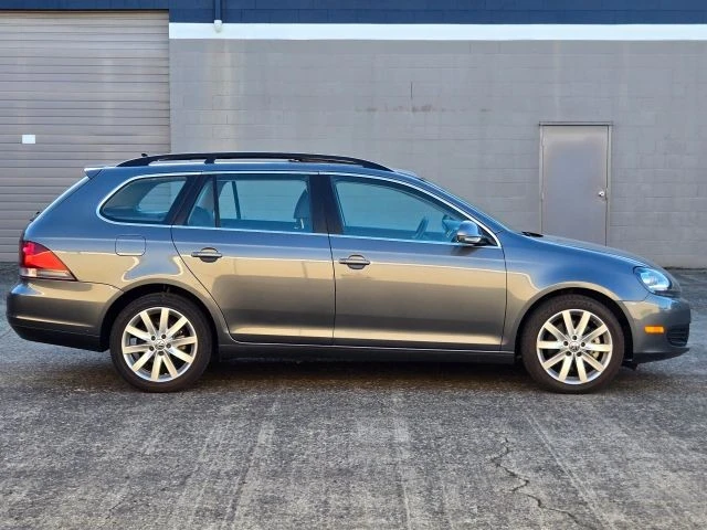 2010 Volkswagen A5 Jetta - Image 9 of 21