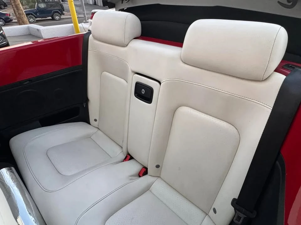 2010 Volkswagen New Beetle - Image 12 of 12