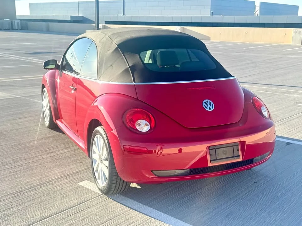 2010 Volkswagen New Beetle - Image 5 of 12