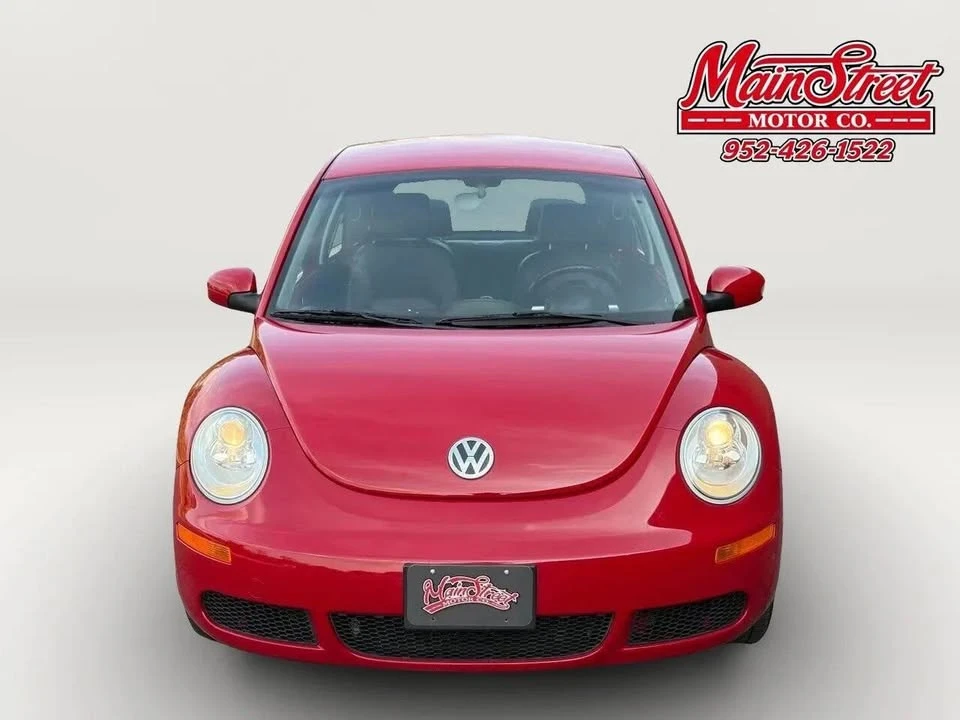 2010 Volkswagen New Beetle - Image 2 of 18