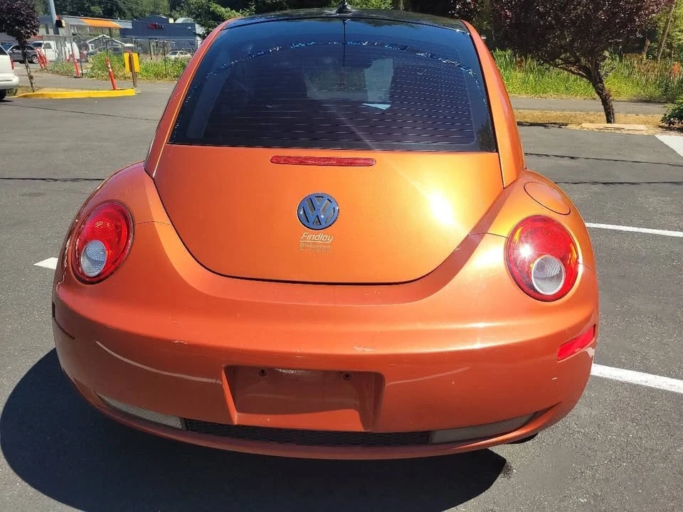 2010 Volkswagen New Beetle - Image 7 of 8