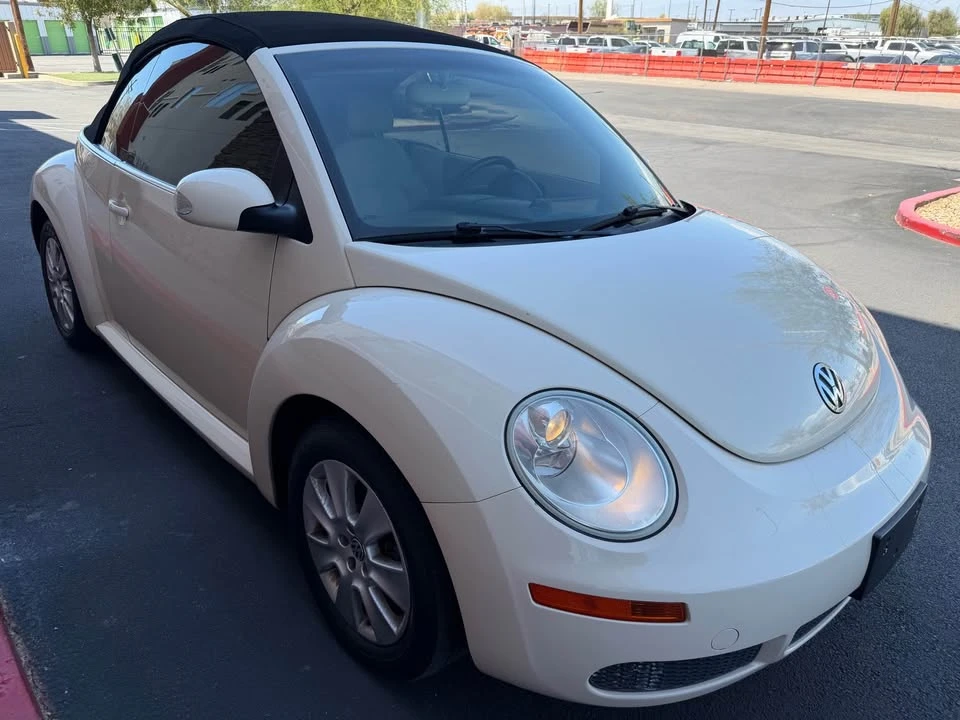 2010 Volkswagen New Beetle - Image 4 of 16