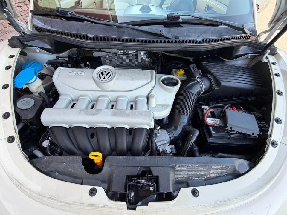 2010 Volkswagen New Beetle - Image 16 of 16
