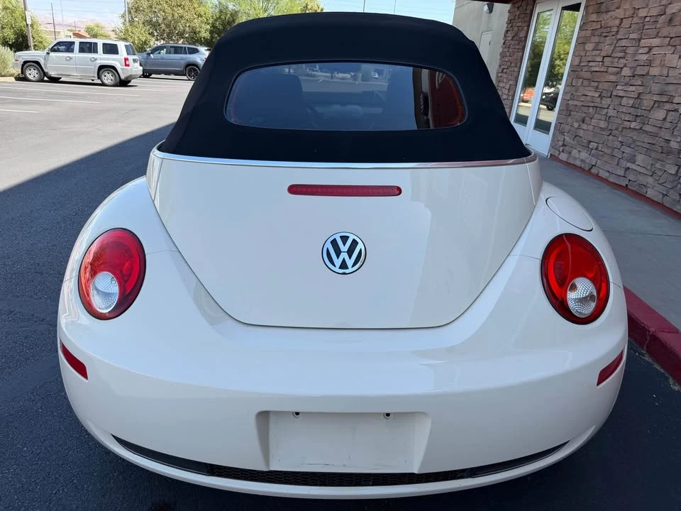 2010 Volkswagen New Beetle - Image 6 of 16