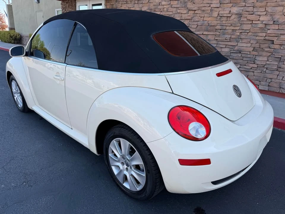 2010 Volkswagen New Beetle - Image 7 of 16
