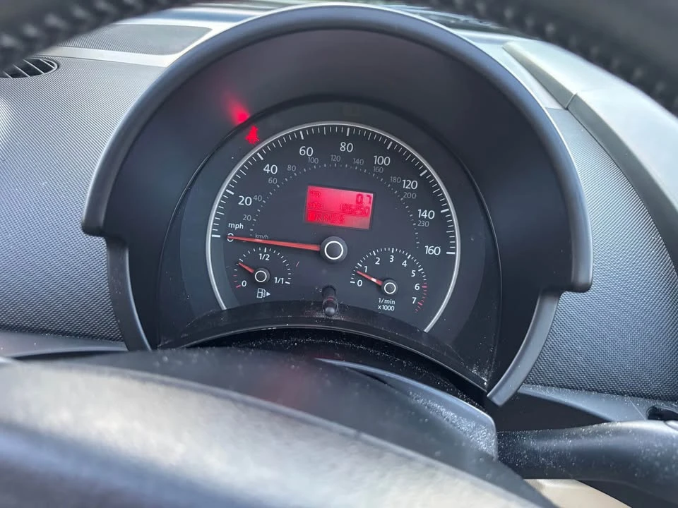 2010 Volkswagen New Beetle - Image 14 of 18