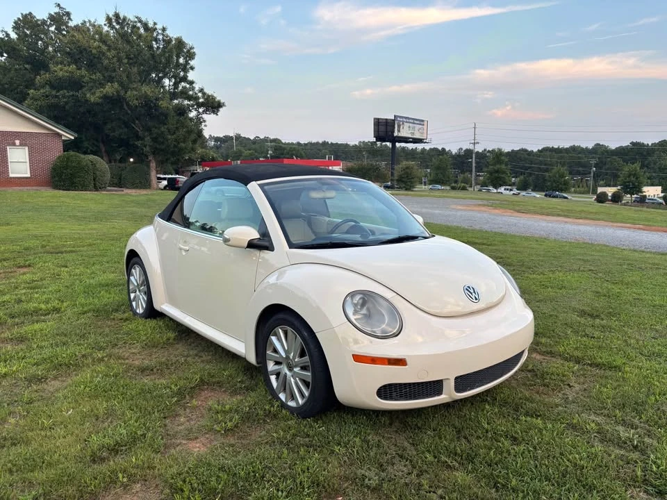 2010 Volkswagen New Beetle - Image 17 of 18