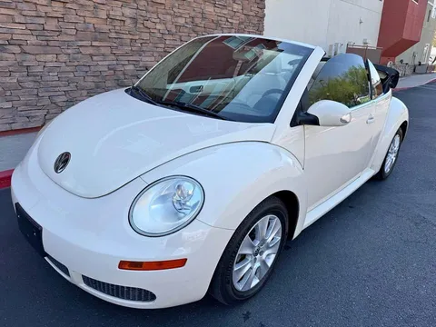 2010 Volkswagen New Beetle 2.5 Convertible 2D