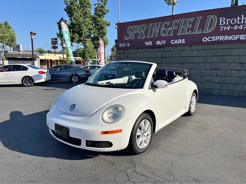 2010 Volkswagen New Beetle 2.5 Convertible 2D