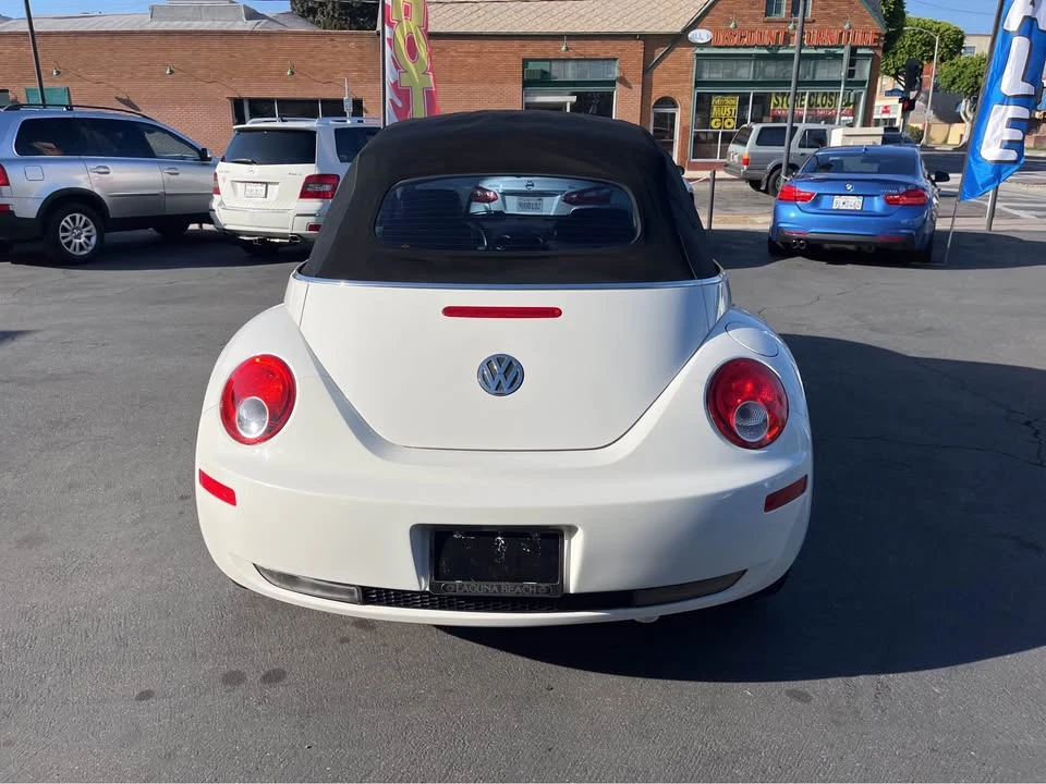 2010 Volkswagen New Beetle - Image 11 of 16