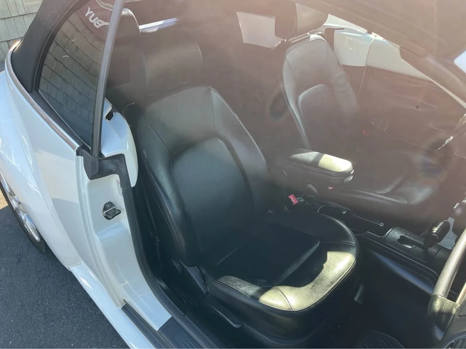 2010 Volkswagen New Beetle - Image 16 of 16