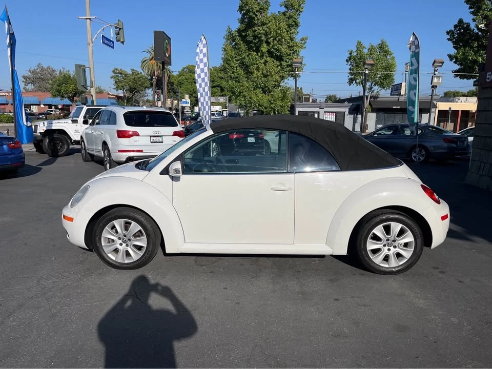 2010 Volkswagen New Beetle - Image 13 of 16