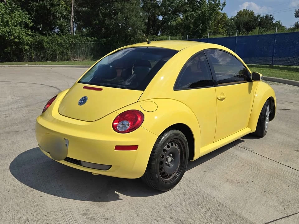 2010 Volkswagen New Beetle - Image 5 of 20