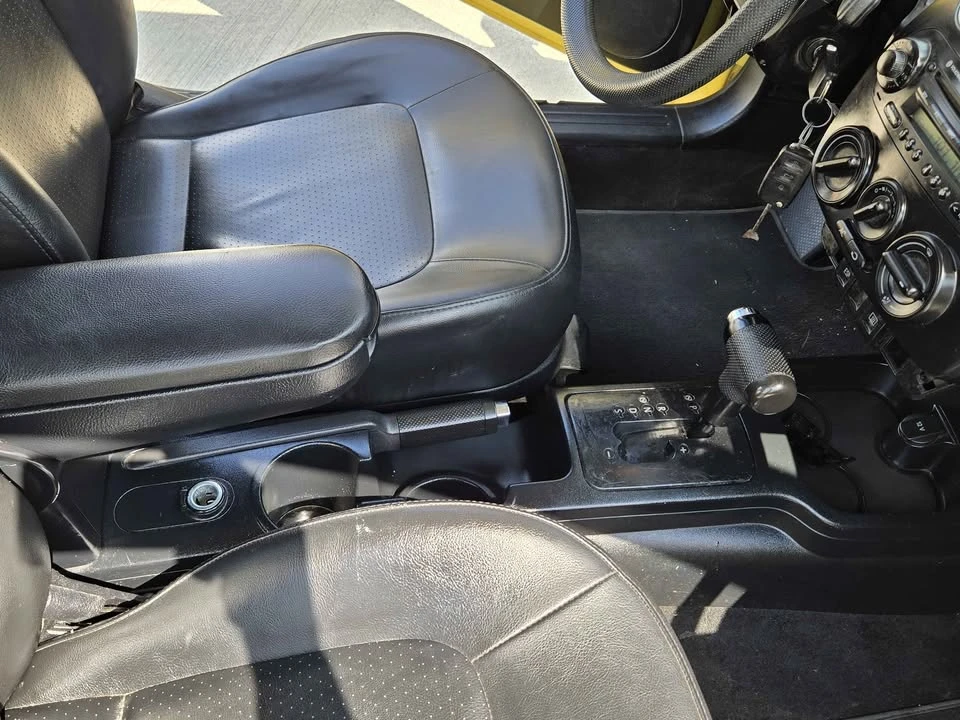 2010 Volkswagen New Beetle - Image 14 of 20