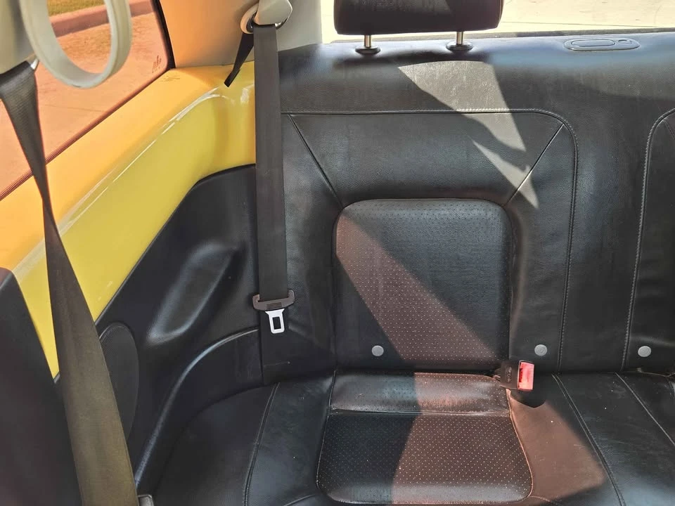 2010 Volkswagen New Beetle - Image 15 of 20