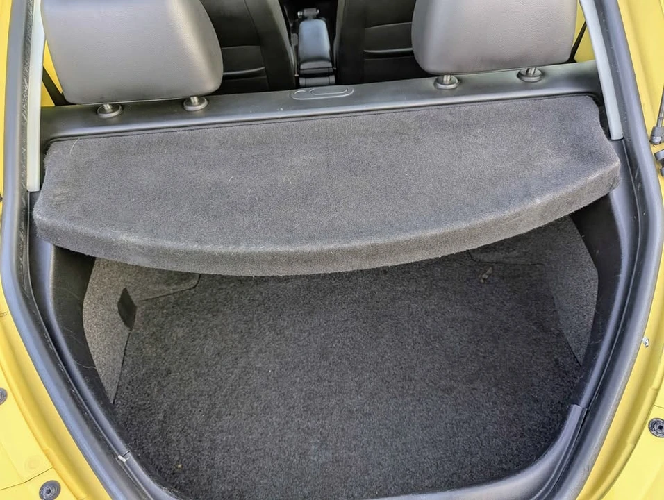 2010 Volkswagen New Beetle - Image 17 of 18
