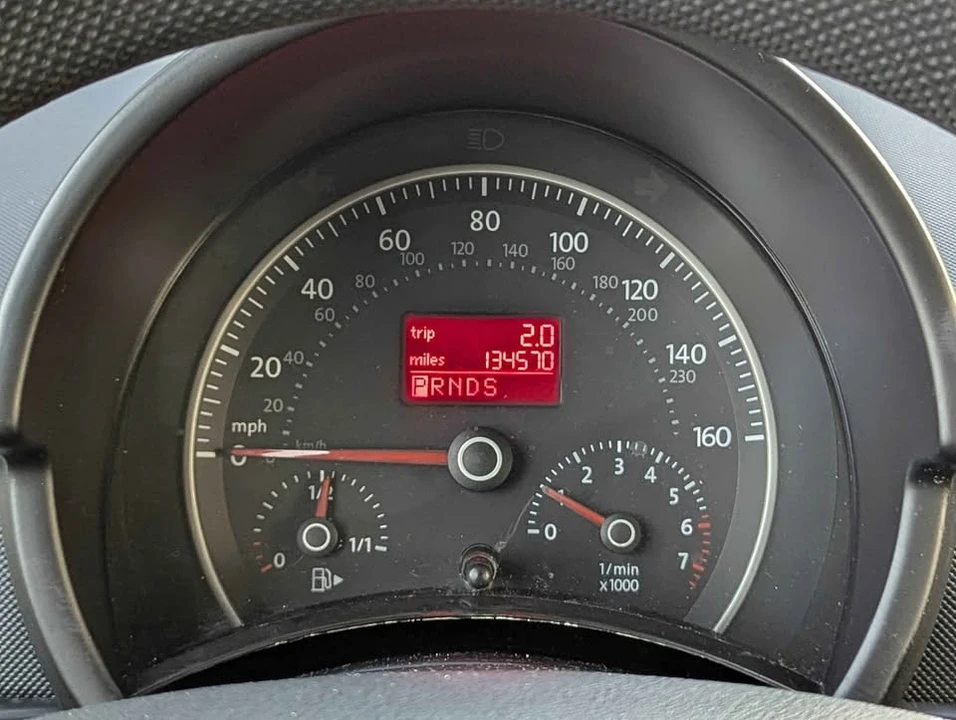 2010 Volkswagen New Beetle - Image 10 of 18