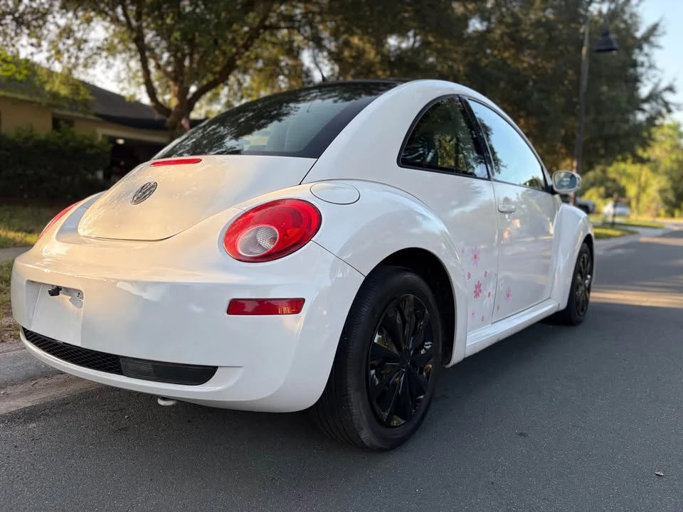 2010 Volkswagen New Beetle - Image 6 of 20