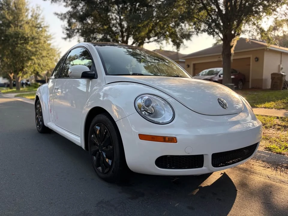 2010 Volkswagen New Beetle - Image 12 of 18