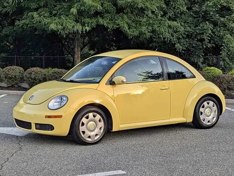 2010 Volkswagen New Beetle 2.5 Hatchback 2D