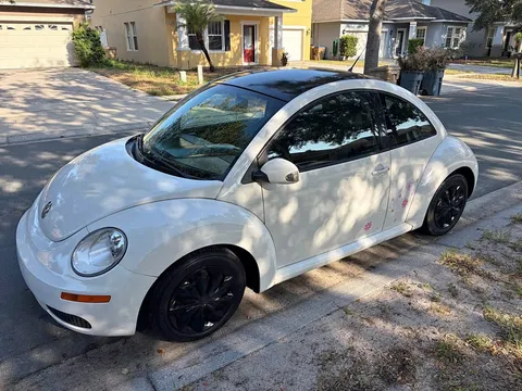 2010 Volkswagen New Beetle 2.5 Hatchback 2D