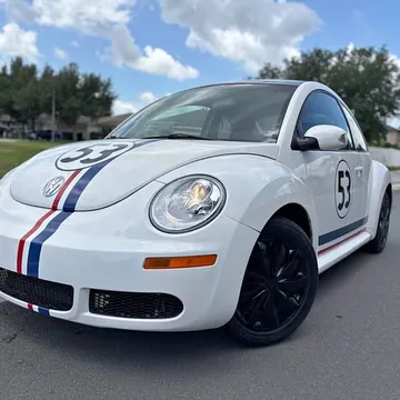 2010 Volkswagen New Beetle 2.5 Hatchback 2D