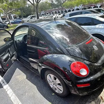 2010 Volkswagen New Beetle 2.5 Hatchback 2D