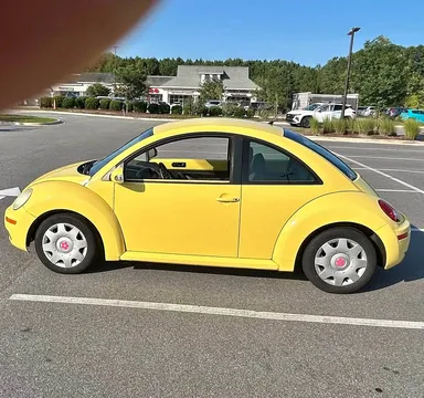 2010 Volkswagen New Beetle 2.5 Hatchback 2D