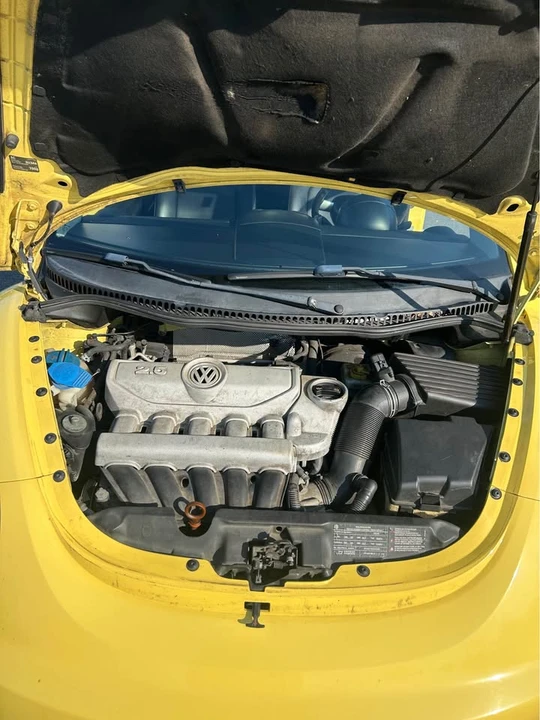 2010 Volkswagen New Beetle - Image 11 of 11