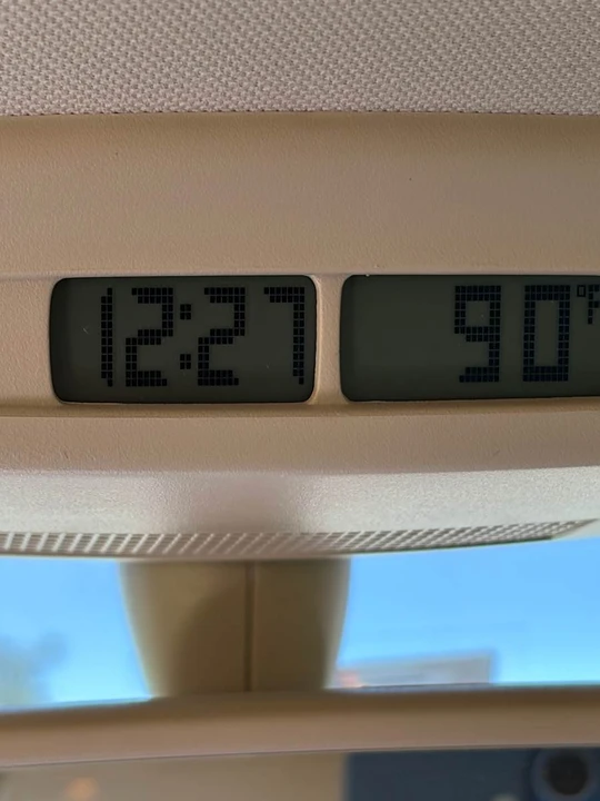 2010 Volkswagen New Beetle - Image 16 of 23