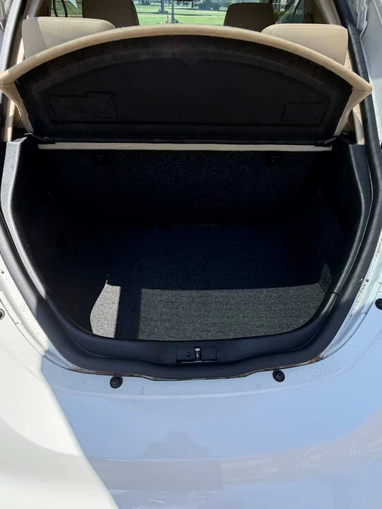 2010 Volkswagen New Beetle - Image 19 of 23