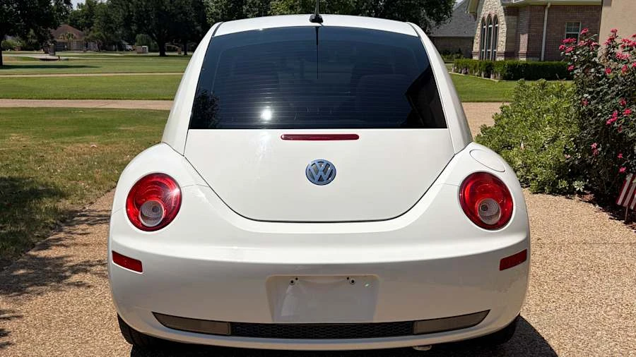 2010 Volkswagen New Beetle - Image 5 of 23