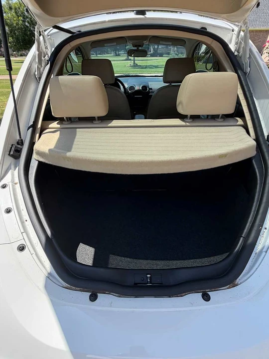 2010 Volkswagen New Beetle - Image 20 of 23
