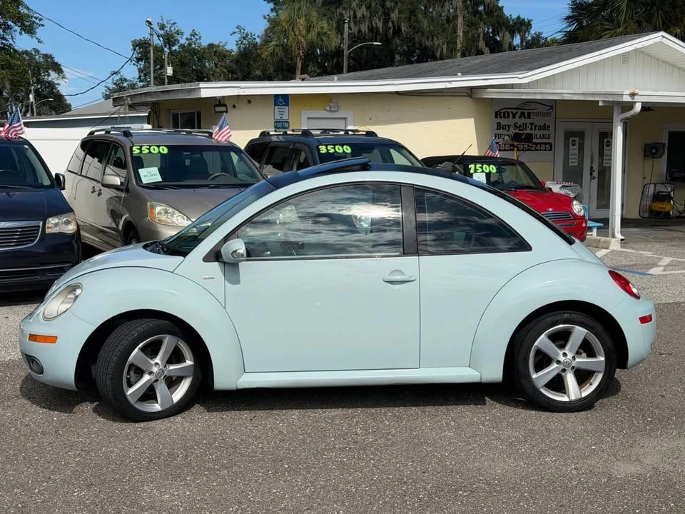 2010 Volkswagen New Beetle - Image 6 of 20