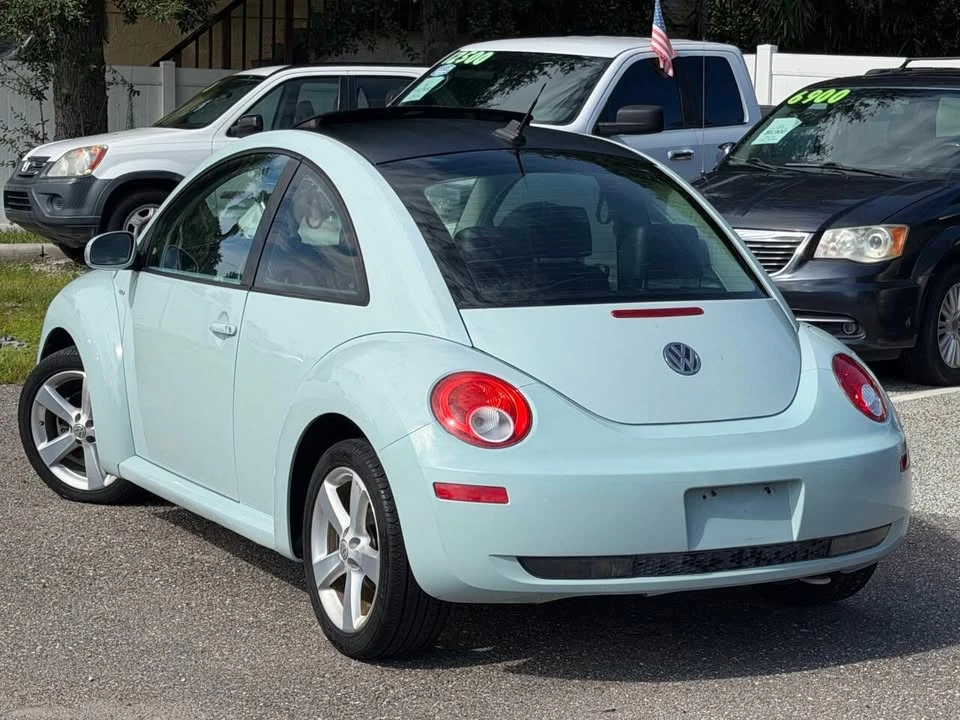 2010 Volkswagen New Beetle - Image 9 of 20