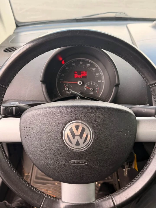 2010 Volkswagen New Beetle - Image 9 of 10