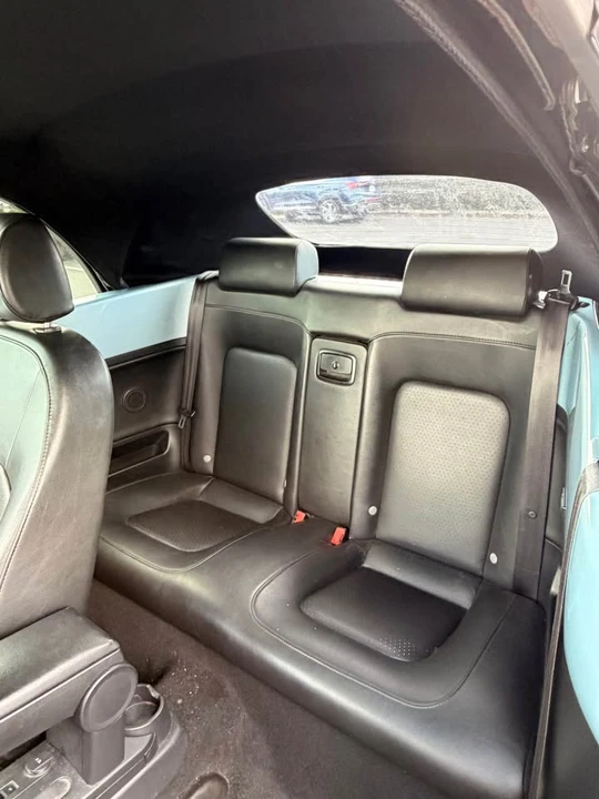 2010 Volkswagen New Beetle - Image 6 of 10