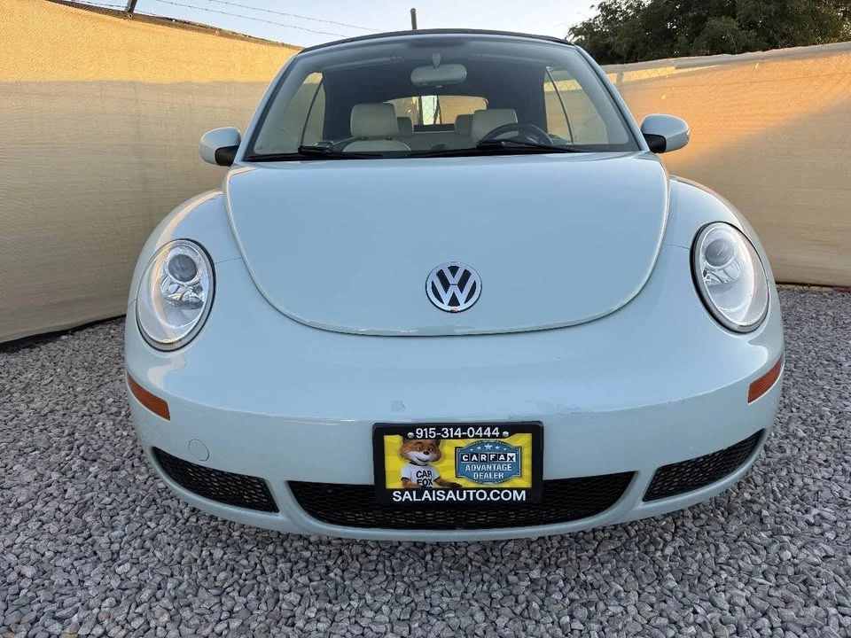 2010 Volkswagen New Beetle - Image 2 of 20