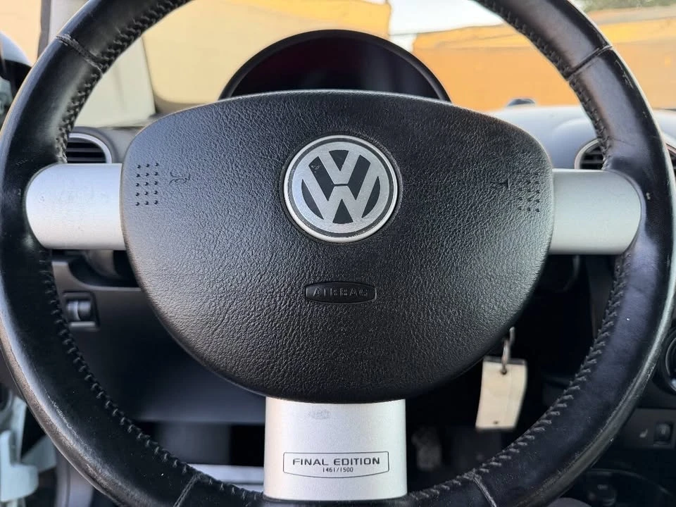 2010 Volkswagen New Beetle - Image 19 of 20