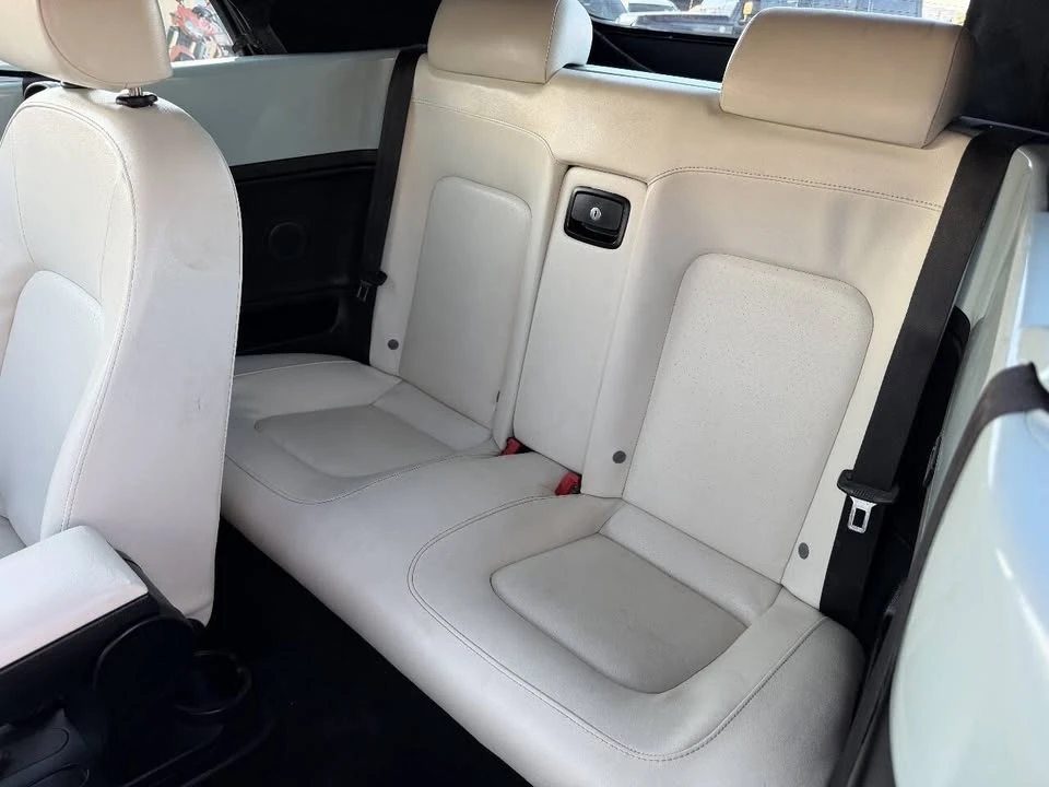 2010 Volkswagen New Beetle - Image 18 of 20