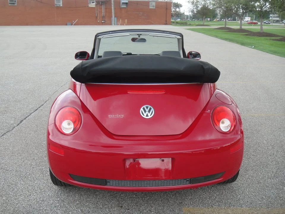 2010 Volkswagen New Beetle - Image 13 of 20