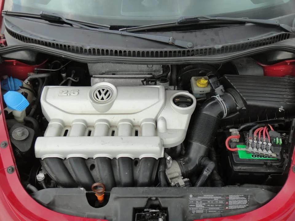 2010 Volkswagen New Beetle - Image 18 of 20