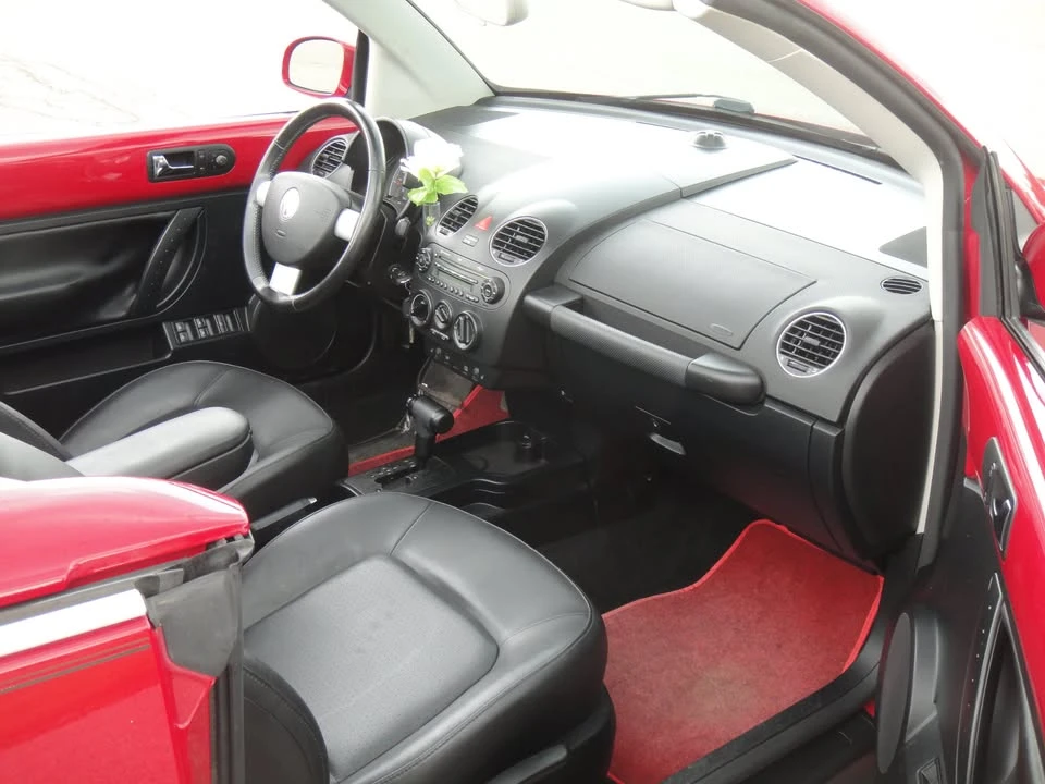 2010 Volkswagen New Beetle - Image 5 of 20