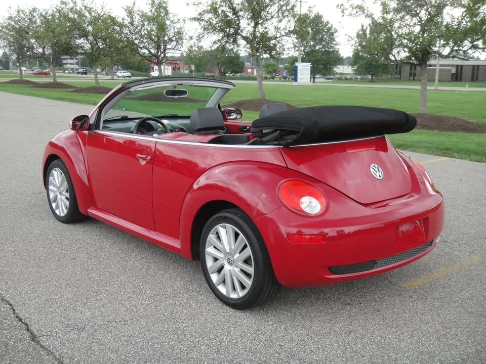2010 Volkswagen New Beetle - Image 12 of 20