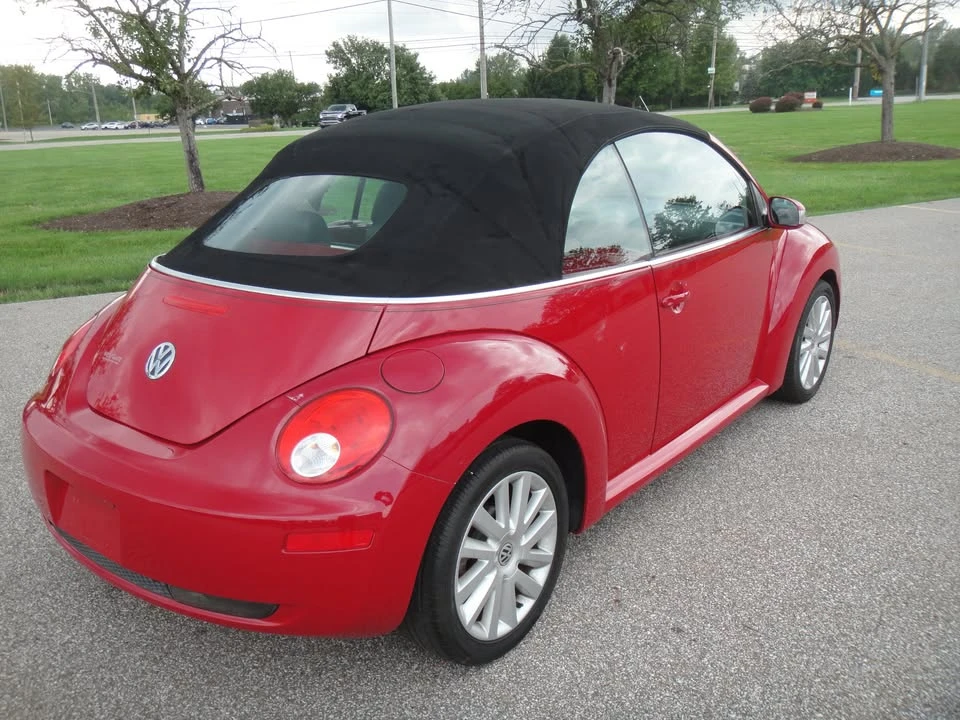 2010 Volkswagen New Beetle - Image 16 of 20