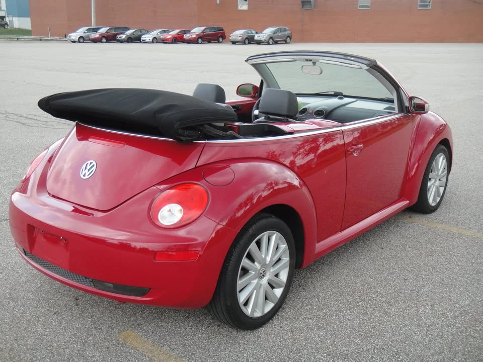 2010 Volkswagen New Beetle - Image 14 of 20