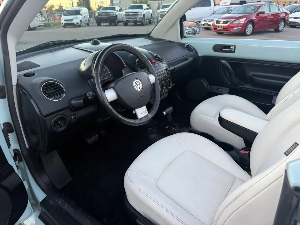 2010 Volkswagen New Beetle - Image 20 of 20