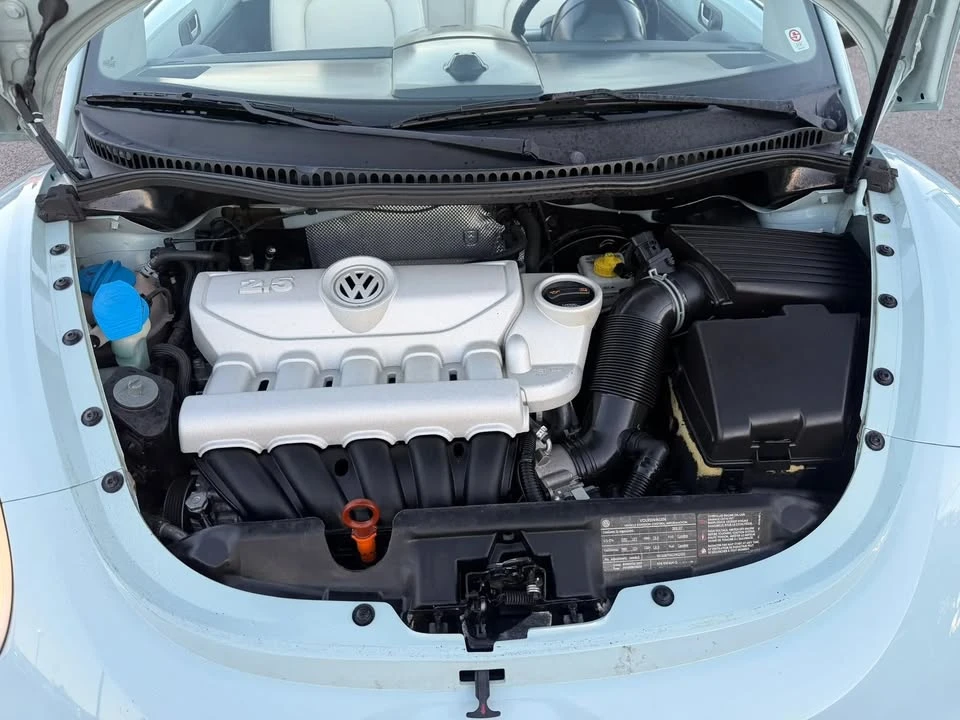 2010 Volkswagen New Beetle - Image 5 of 20