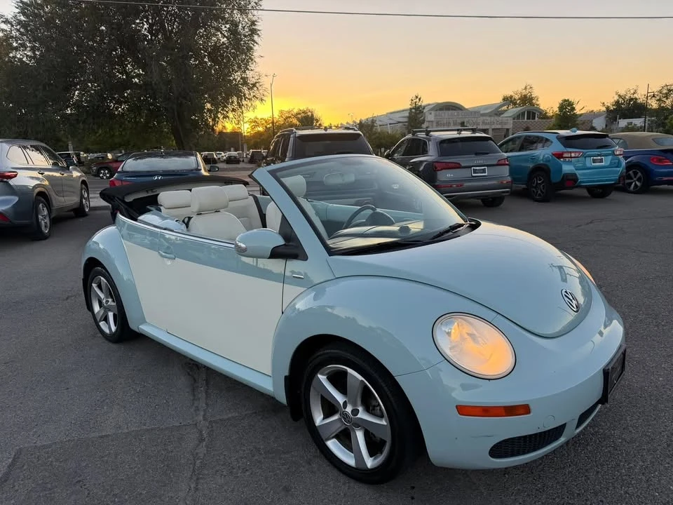 2010 Volkswagen New Beetle - Image 9 of 20
