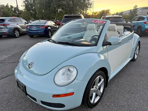 2010 Volkswagen New Beetle Convertible Final Edition